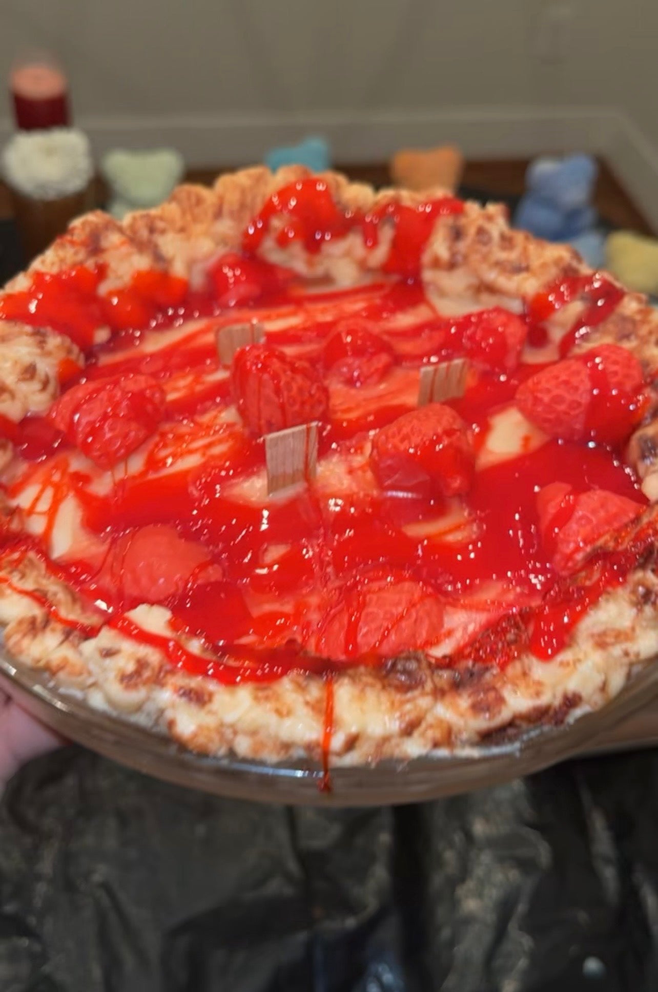 Strawberry pie candle