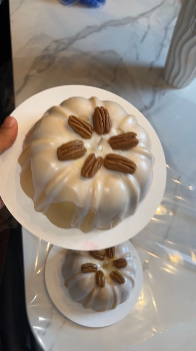 Bundt Cake Candle